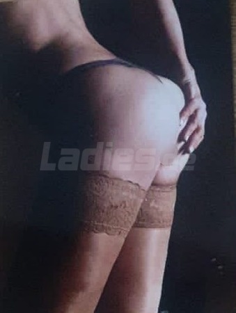 Lara, heiße Brünette aus Deutschland